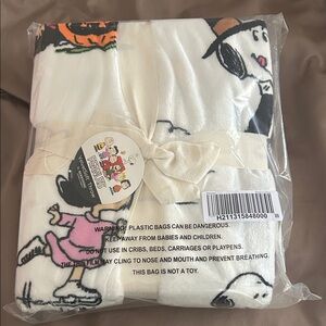 Peanuts Velvet Soft Throw Blanket